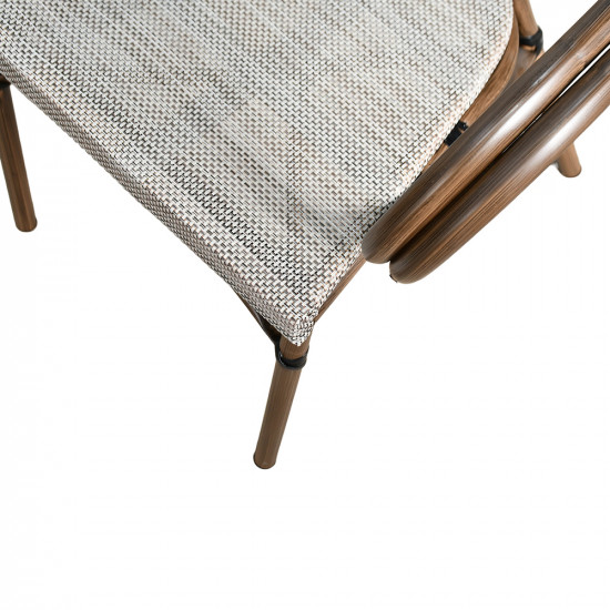 جلسة خارجية 4 مقاعد و طاولة بسطح زجاجي جلسة خارجية 4 مقاعد و طاولة بسطح زجاجي