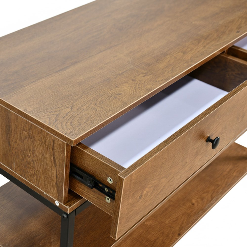 مدخل أستقبال خشبي مع أرفف عملية