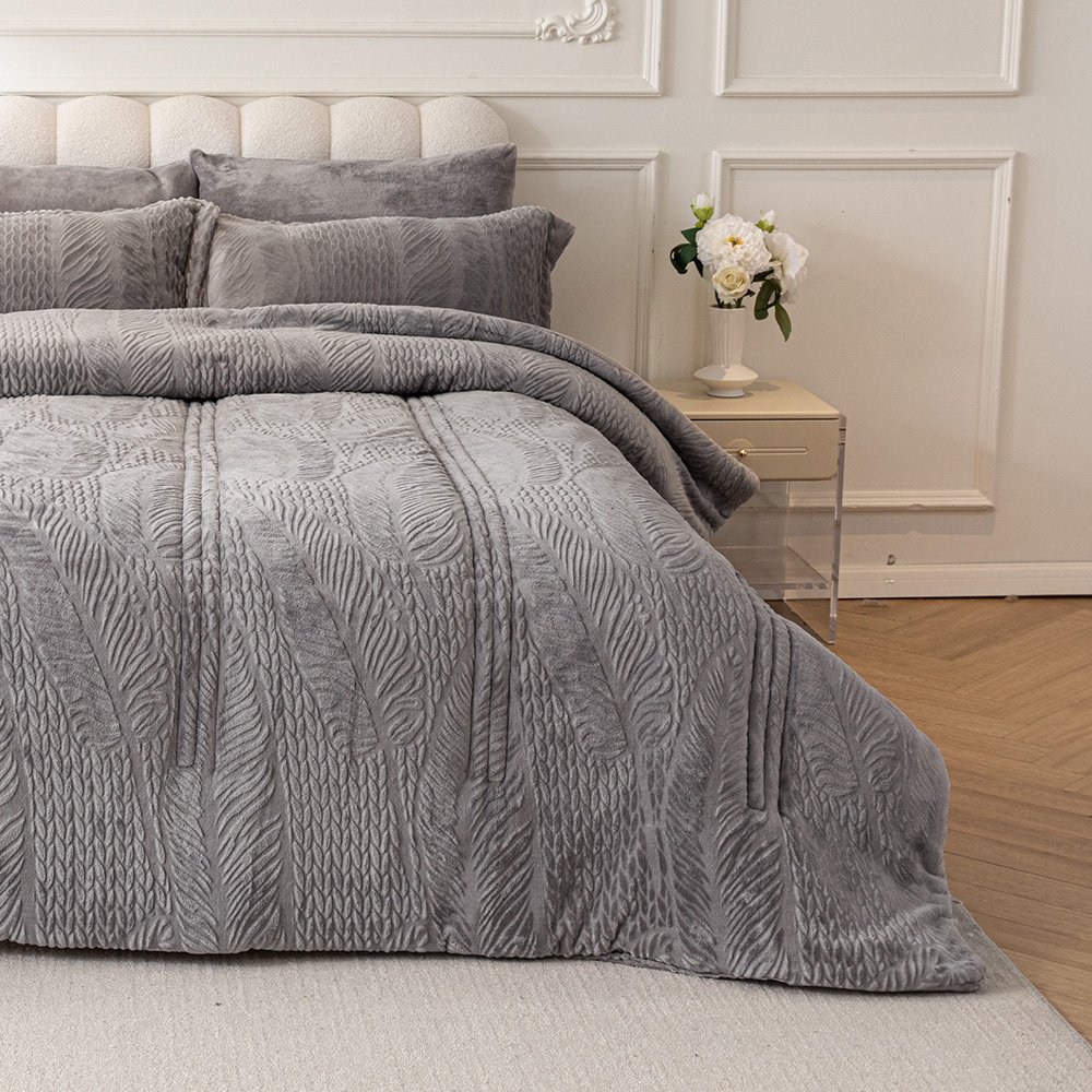 مفرش نيوم شتوي مخمل 6 قطع نفرين