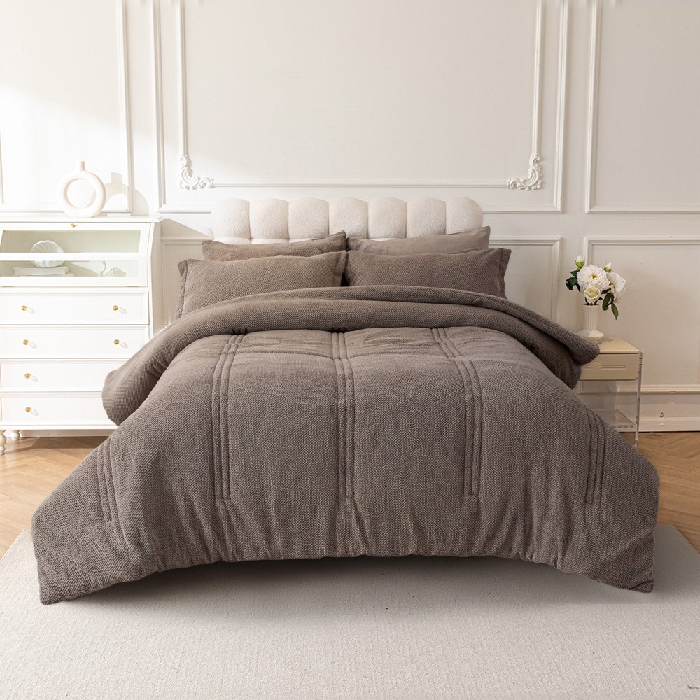 مفرش نيوم شتوي مخمل 6 قطع نفرين مفرش نيوم شتوي مخمل 6 قطع نفرين