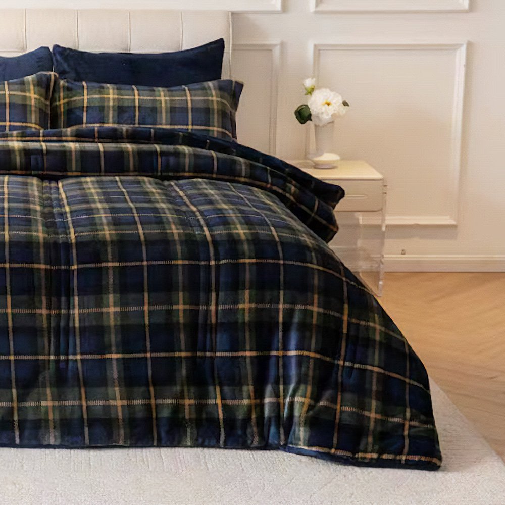 مفرش نيوم شتوي مخمل 6 قطع نفرين مفرش نيوم شتوي مخمل 6 قطع نفرين