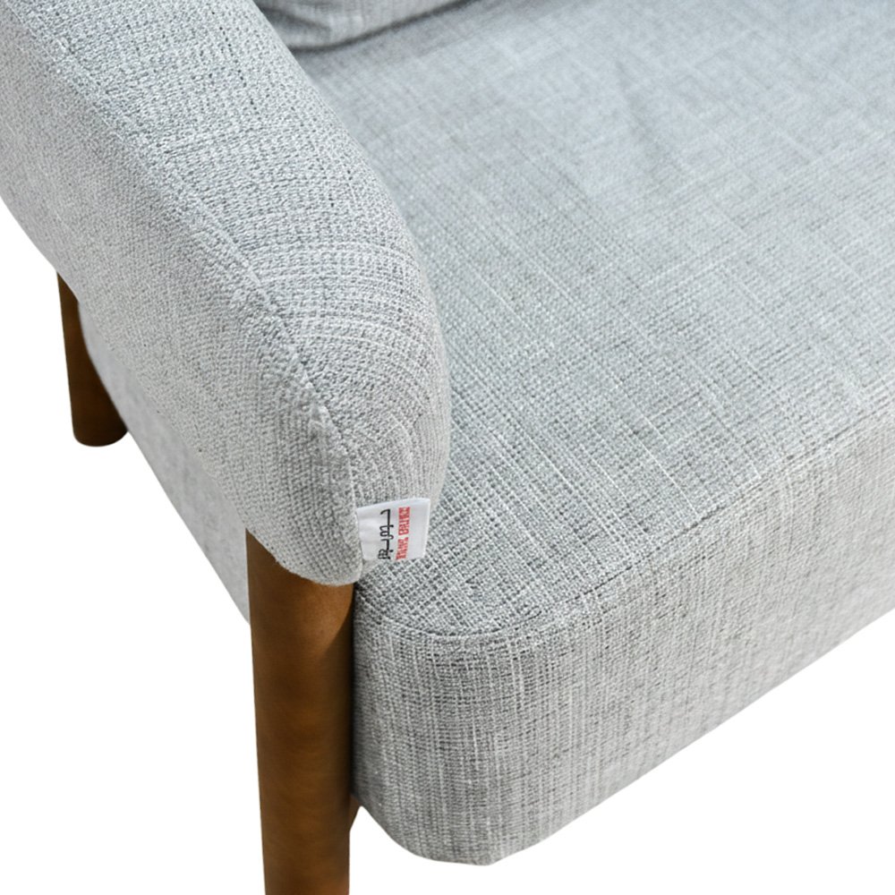 كرسي مفرد فخم قماش بهيكل خشبي مودرن