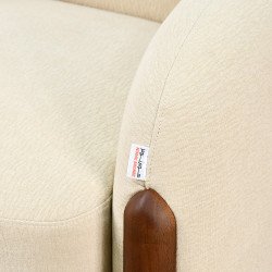 كرسي مفرد فخم قماش بهيكل خشبي مودرن بيج