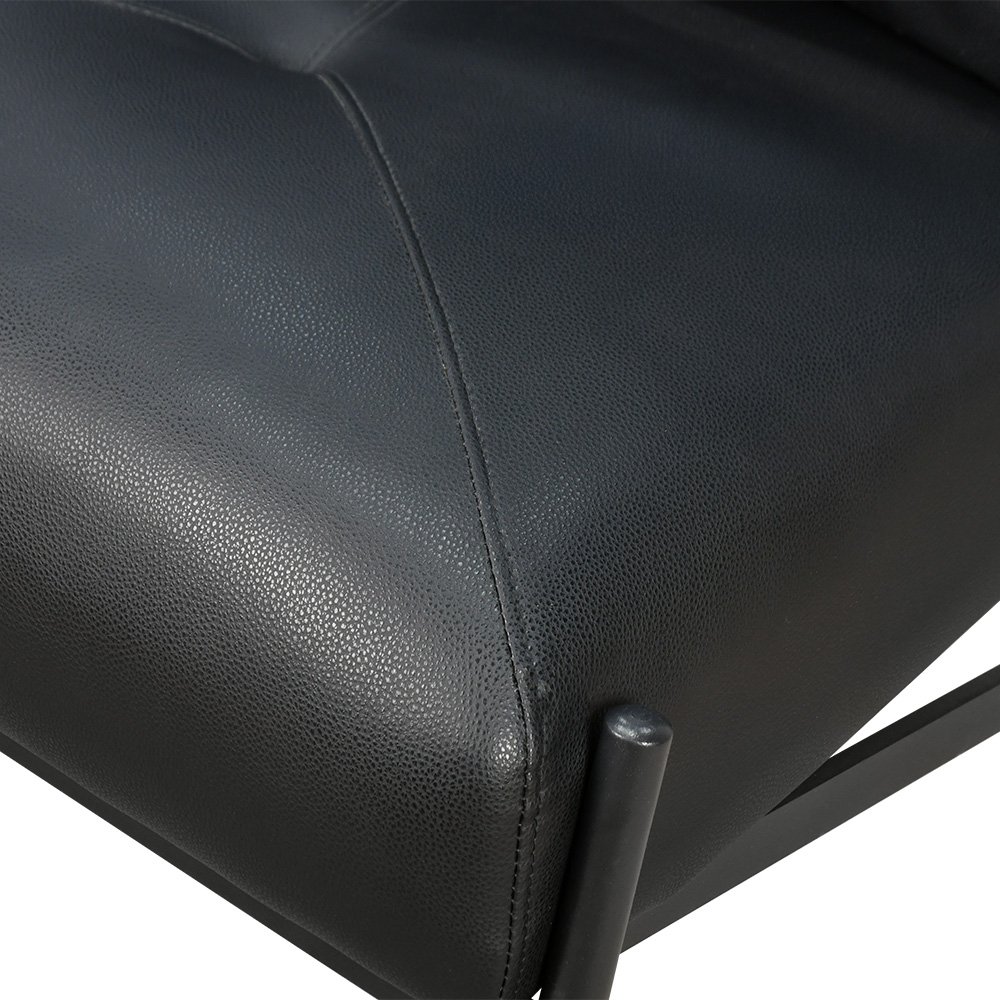 كرسي مفرد جلد بهيكل معدني تصميم عصري أسود