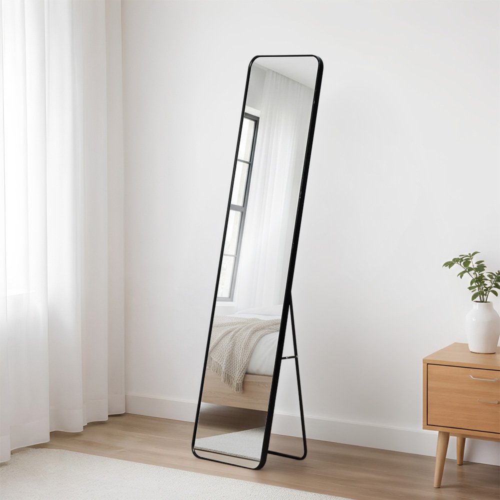 مرآة استاند عصرية بإطار معدني أسود 160×40 سم مرآة استاند عصرية بإطار معدني أسود 160×40 سم