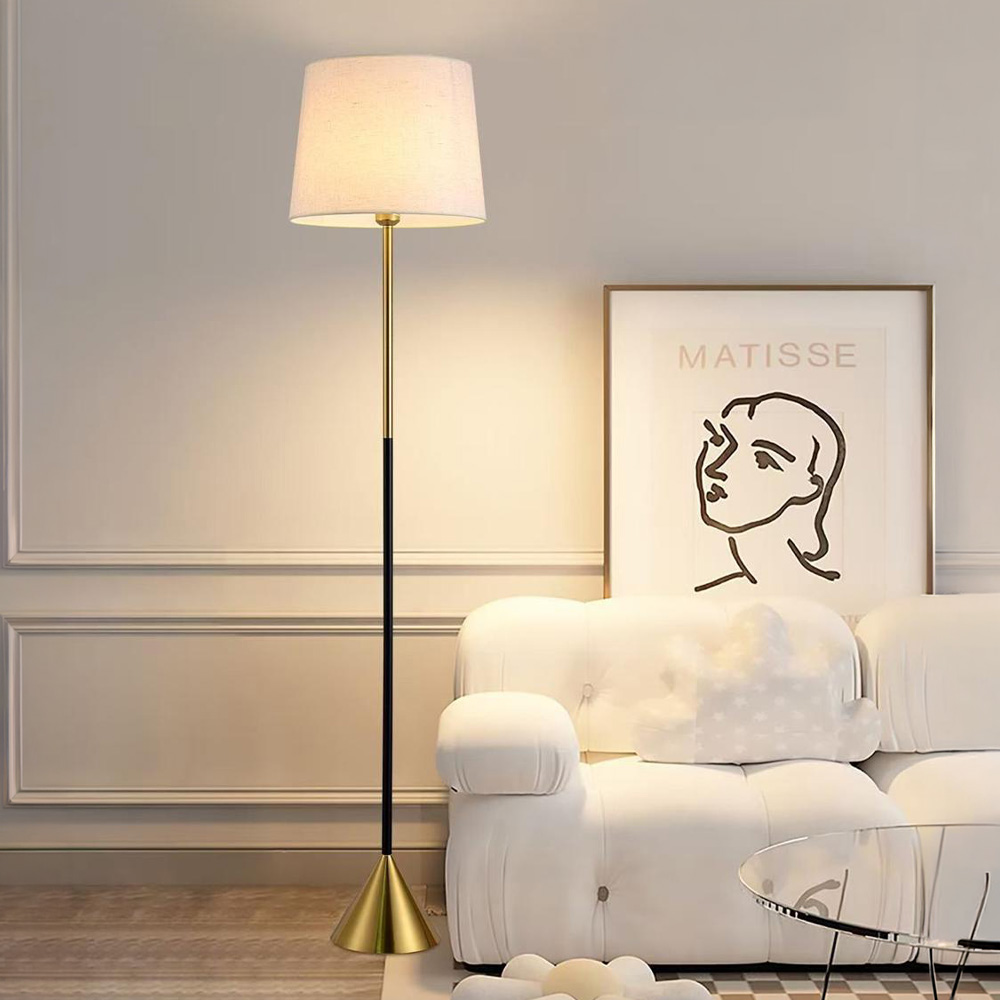 أباجورة أرضية استاند معدني تصميم عصري