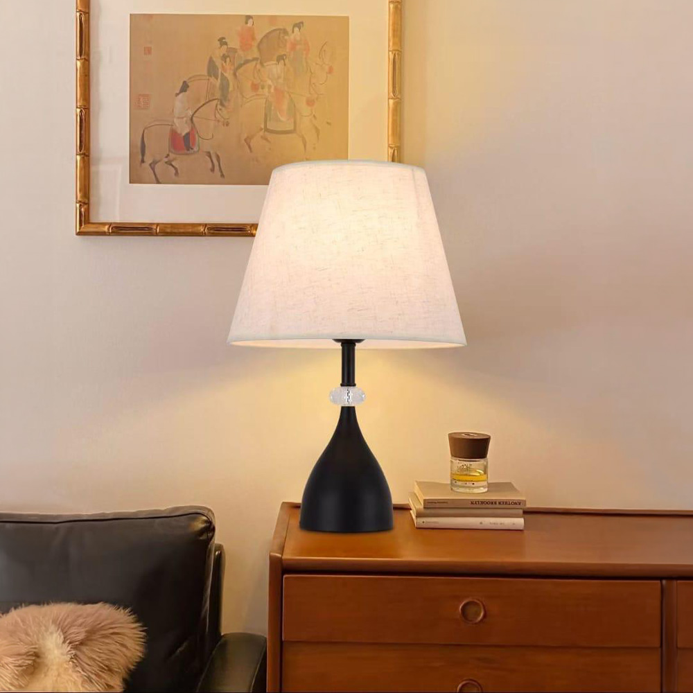 أباجورة طاولة معدنية تصميم أنيق - أسود