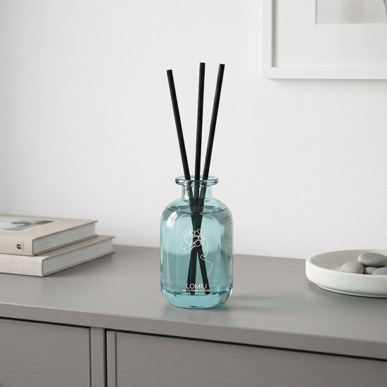 معطر بالعود معطر بالعود