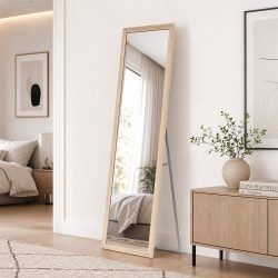 مرآة بطول كامل - إطار خشبي فاتح أنيق مع حامل خلفي مرآة بطول كامل - إطار خشبي فاتح أنيق مع حامل خلفي