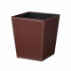 علبة مناديل مع سلة من الجلد بني