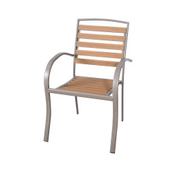 كرسي مفرد من البلاستيك والمعدن