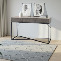 مدخل استقبال من الخشب والمعدن