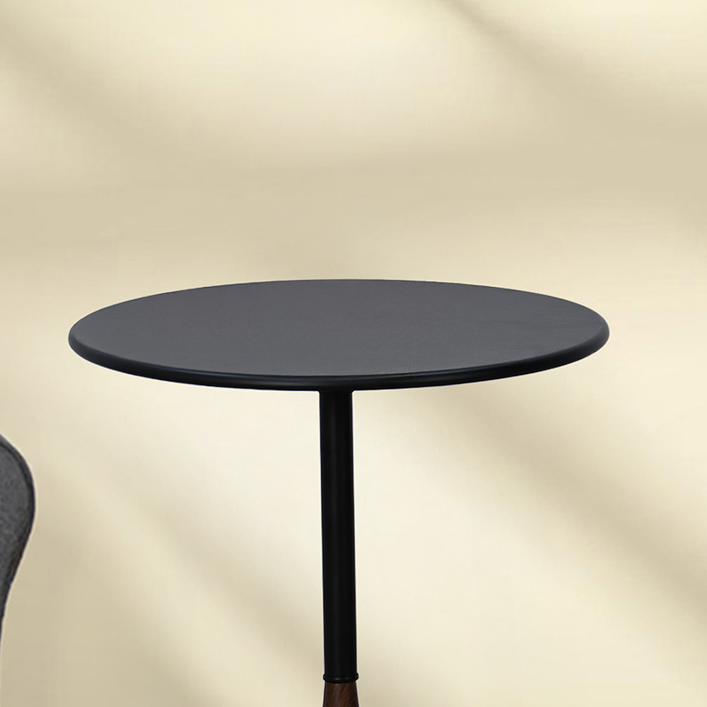 طاولة خدمة مفردة دائرية من المعدن