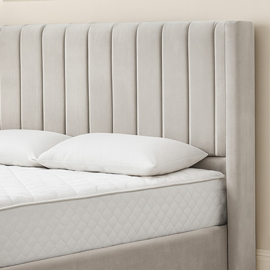 سرير خشبي بتنجيد مخملي عصري 140×200سم