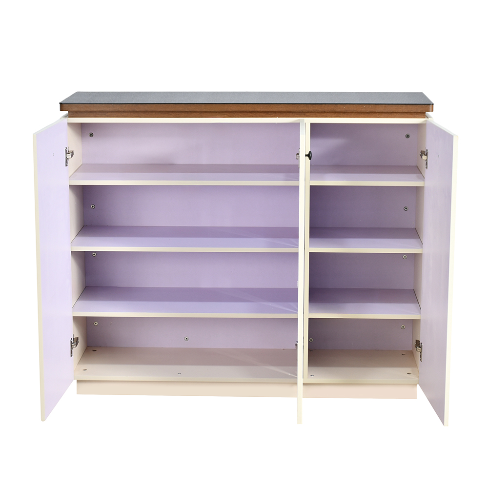 دولاب خشبي بسطح زجاج