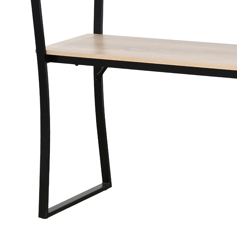 مدخل استقبال خشبي بأبعاد مناسبة