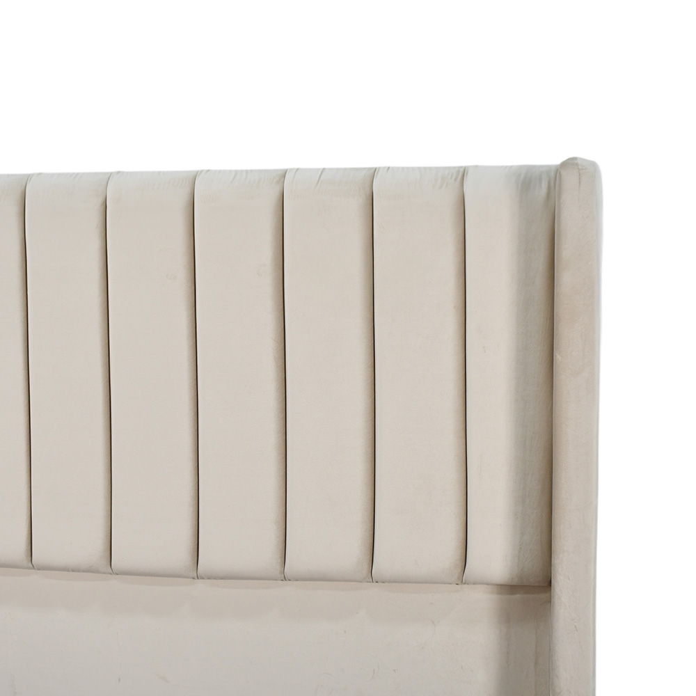 سرير خشبي بتنجيد مخملي فاخر 180×200سم