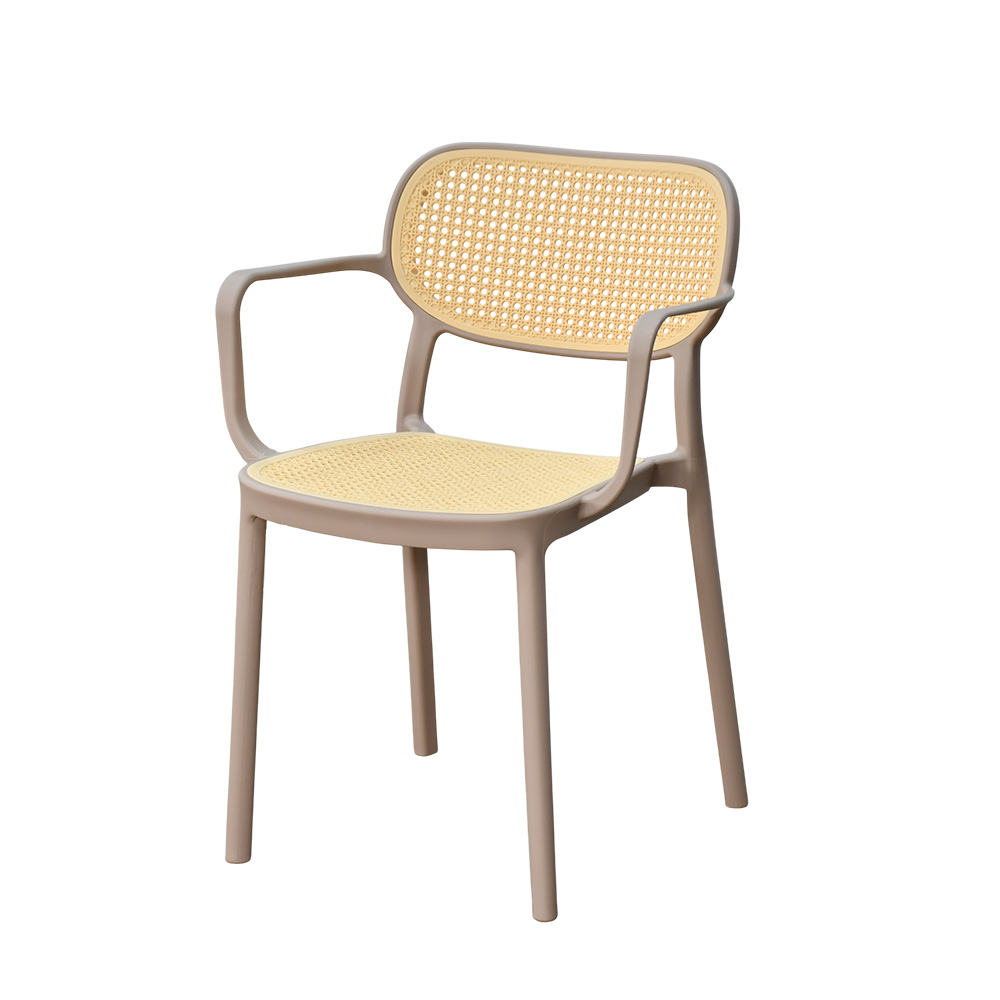 كرسي مفرد خارجي بلاستيك راتان لون بيج بتصميم عملي - متجر راحتي