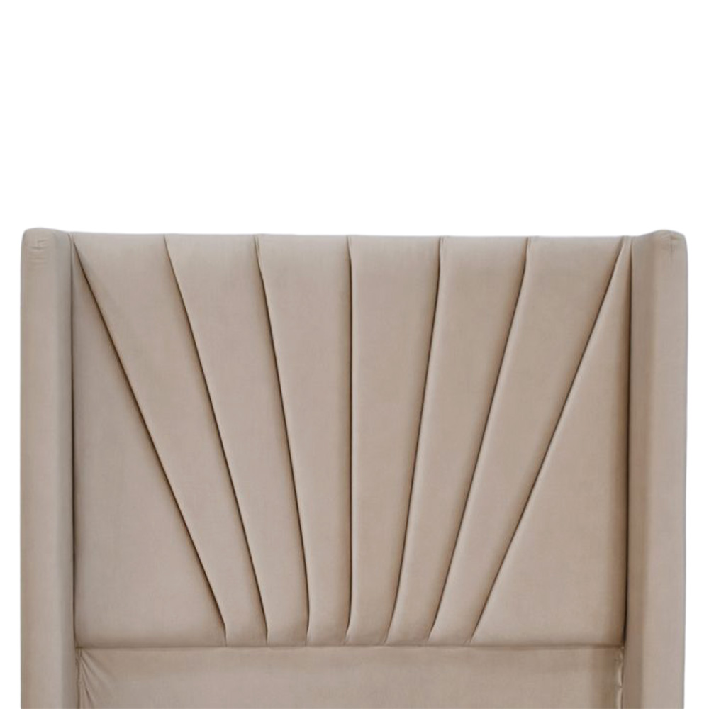 سرير خشبي بتنجيد مخملي