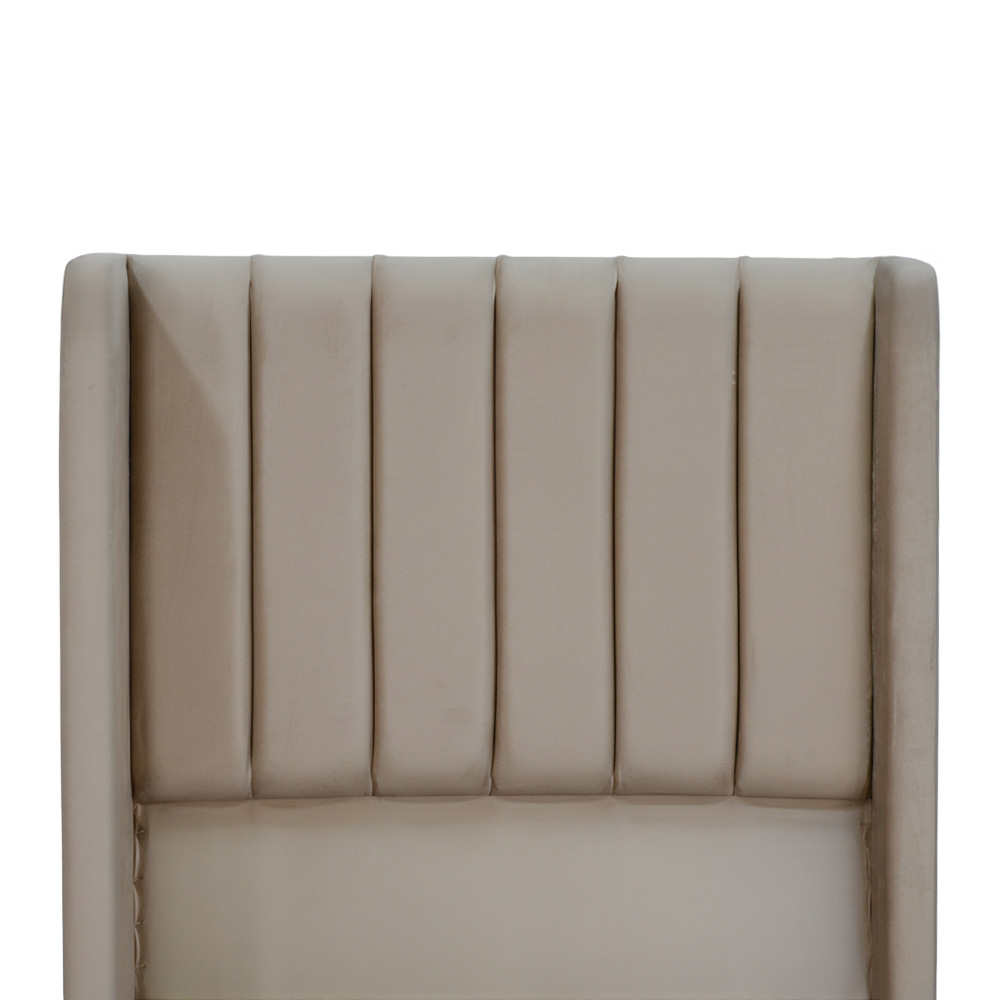 سرير خشبي بتنجيد مخملي