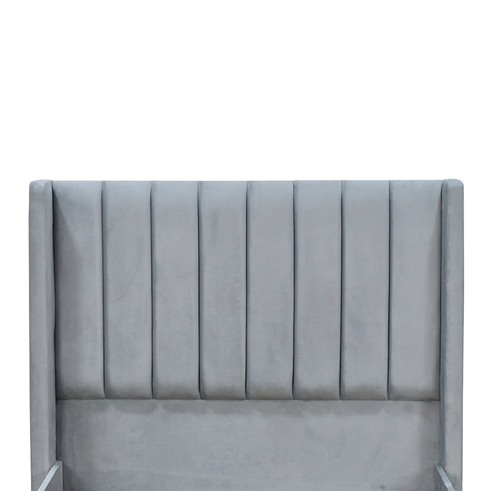 سرير بتنجيد مخملي