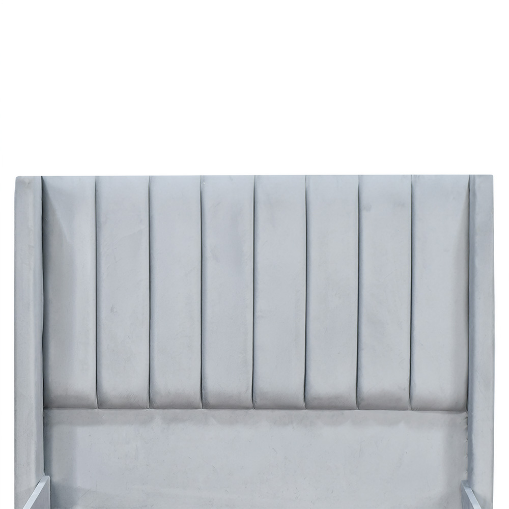 سرير بتنجيد مخملي