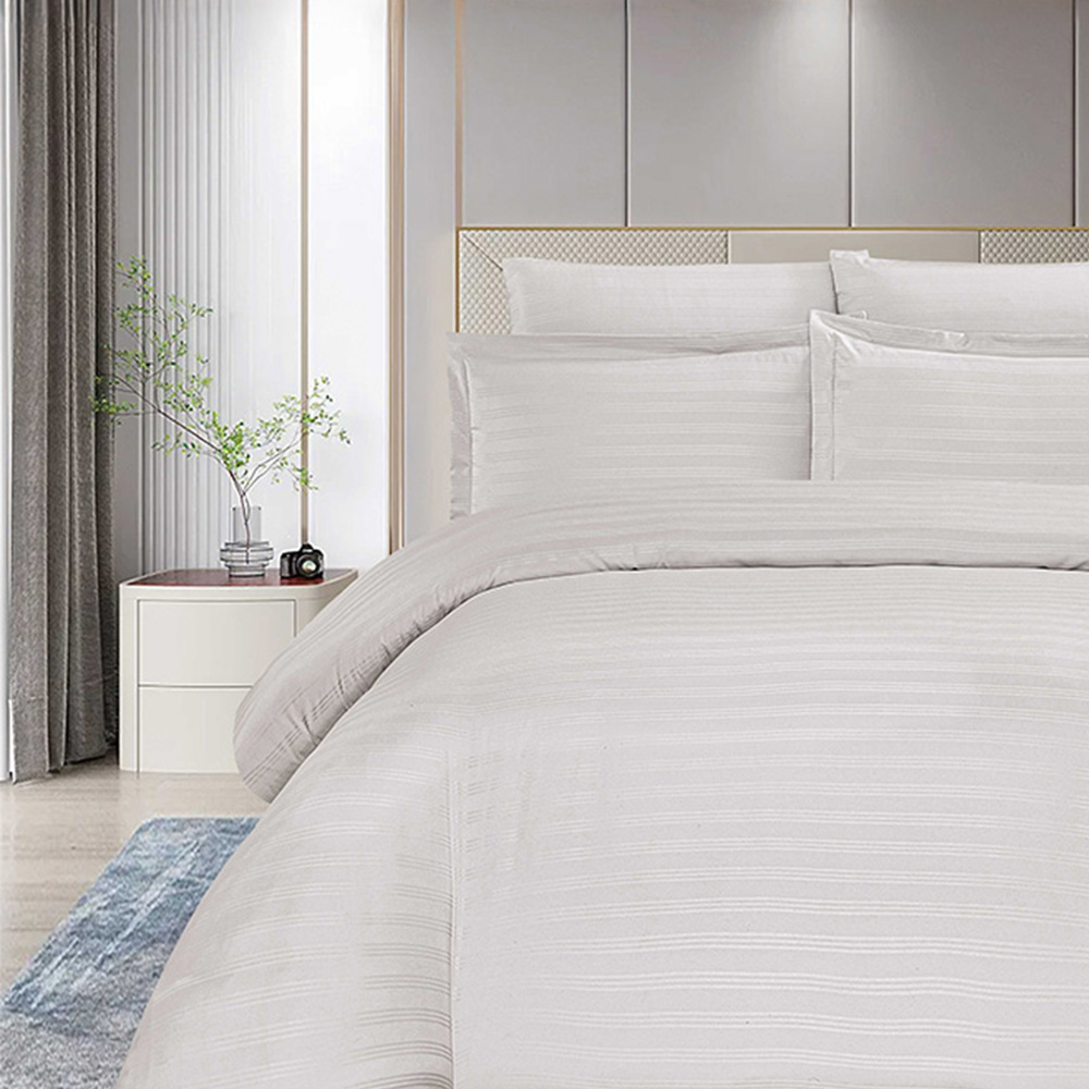 مفرش فندقي ميكروفايبر