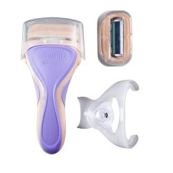 Shaving blades moisturize the skin