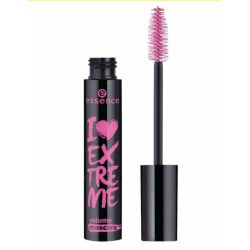 Essence mascara to intensify black eyelashes