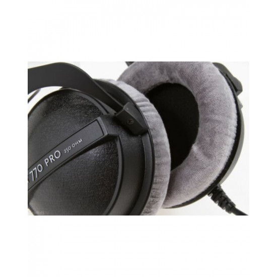 Beyerdynamic DT 770 Pro 250 ohms Over-Ear Headphones Beyerdynamic DT 770 Pro 250 ohms Over-Ear Headphones