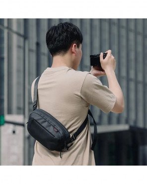 Ulanzi TRAKER Travel Chest Bag Ulanzi TRAKER Travel Chest Bag