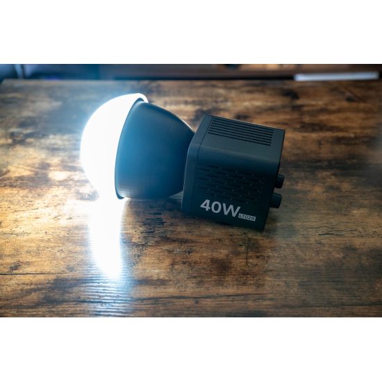 Ulanzi ML100Bi 100W Bi Color COB Video Light with Built-In Battery Ulanzi ML100Bi 100W Bi Color COB Video Light with Built-In Battery
