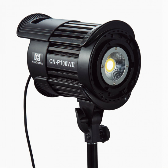 NanGuang CN-P100WII LED Studio Fresnel Light Dimmable with Fixed Colour Temperature for Photography Film Videography CD50 NanGuang CN-P100WII LED Studio Fresnel Light Dimmable with Fixed Colour Temperature for Photography Film Videography CD50