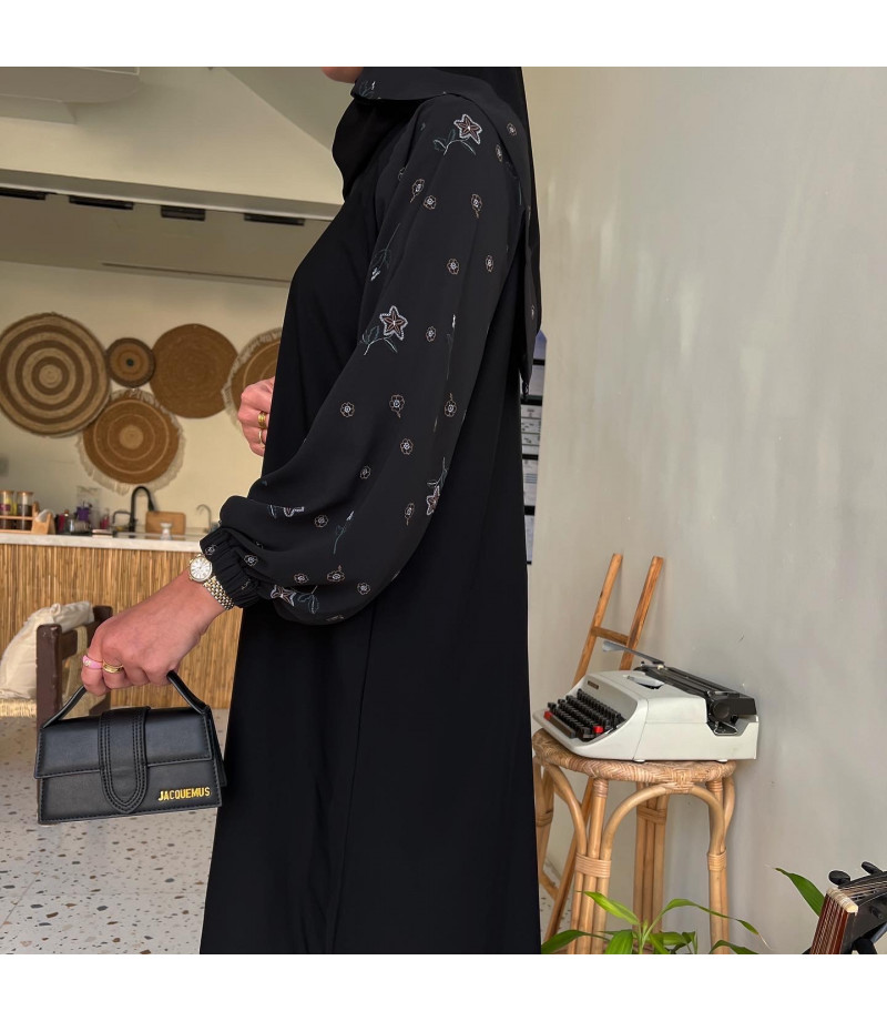 عباية 00177 عباية اسود بكم مشجر مع مطاط