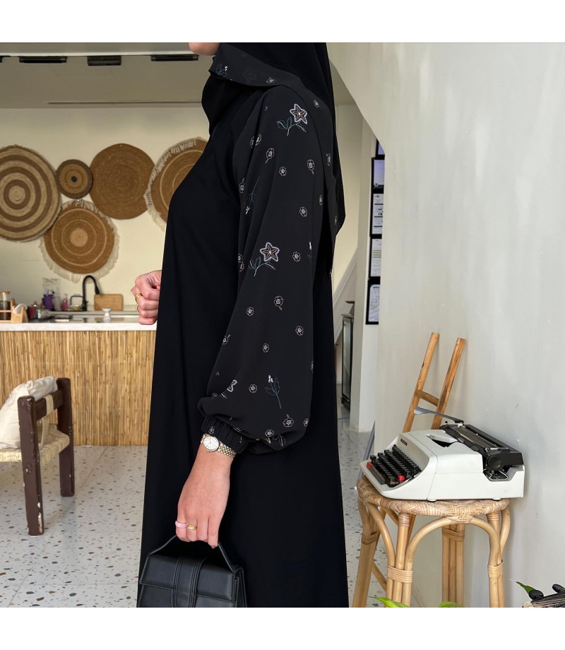 عباية 00177 عباية اسود بكم مشجر مع مطاط