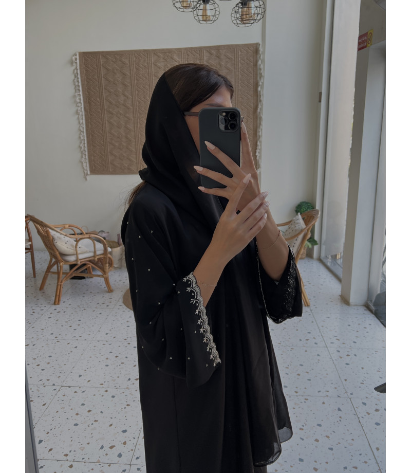 عباية 00205 أنيقة مزينة بطريز يدوي باللول والخرز