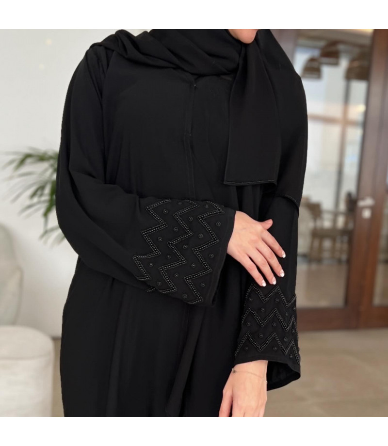 عباية 00242 أنيقة بأكمام مطرزة باللول الأسود 