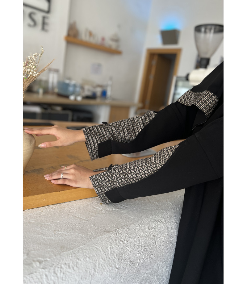 عباية 00299  عباية عملية كريب ناعم ذو طابع شتوي