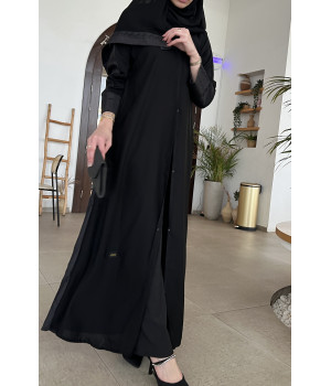 عباية 00340 راقية وأنيقة بخامة صيفية (تفتة مطرزة من الخلف ومن الأمام كريب على حرير صيفي)