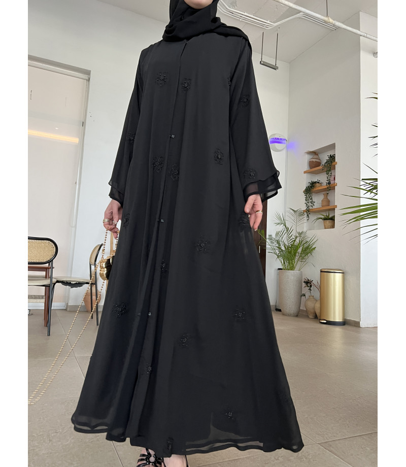 عباية 00374 أنيقة بتفاصيل ناعمة مع شك وتطريز عباية 00374 أنيقة بتفاصيل ناعمة مع شك وتطريز