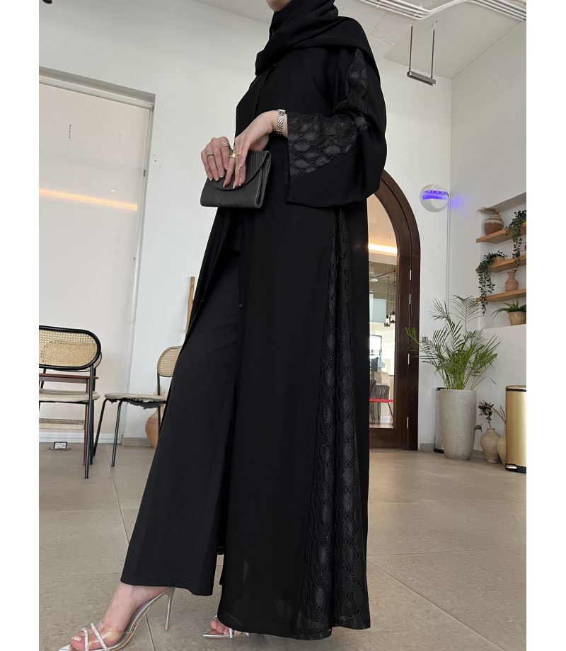 عباية 00389 ناعمة مع تدخيلة الدانتيل الأسود