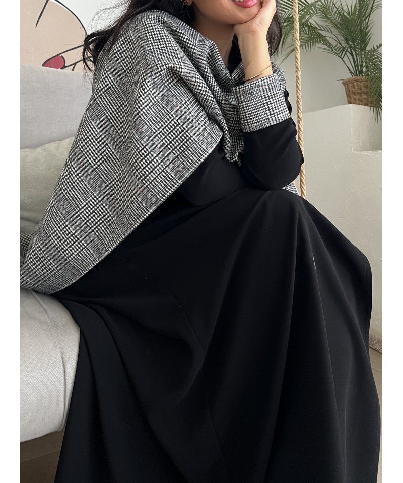 عباية 00417 ذو طابع شتوي بخامة كريب سواد فاحم