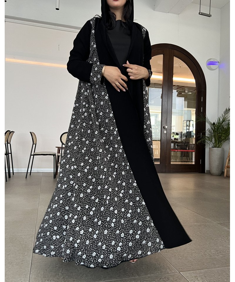 عباية 00419 ناعمة مع تدخيلة موسلين مشجر في الجوانب عباية 00419 ناعمة مع تدخيلة موسلين مشجر في الجوانب