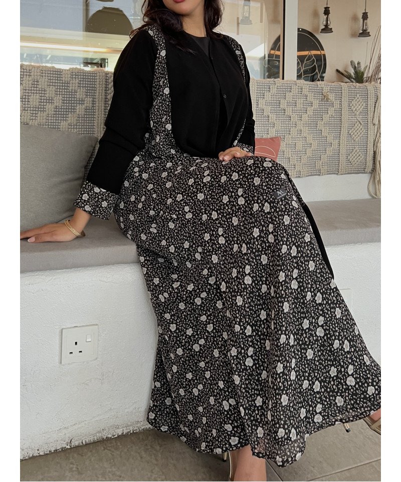 عباية 00419 ناعمة مع تدخيلة موسلين مشجر في الجوانب عباية 00419 ناعمة مع تدخيلة موسلين مشجر في الجوانب