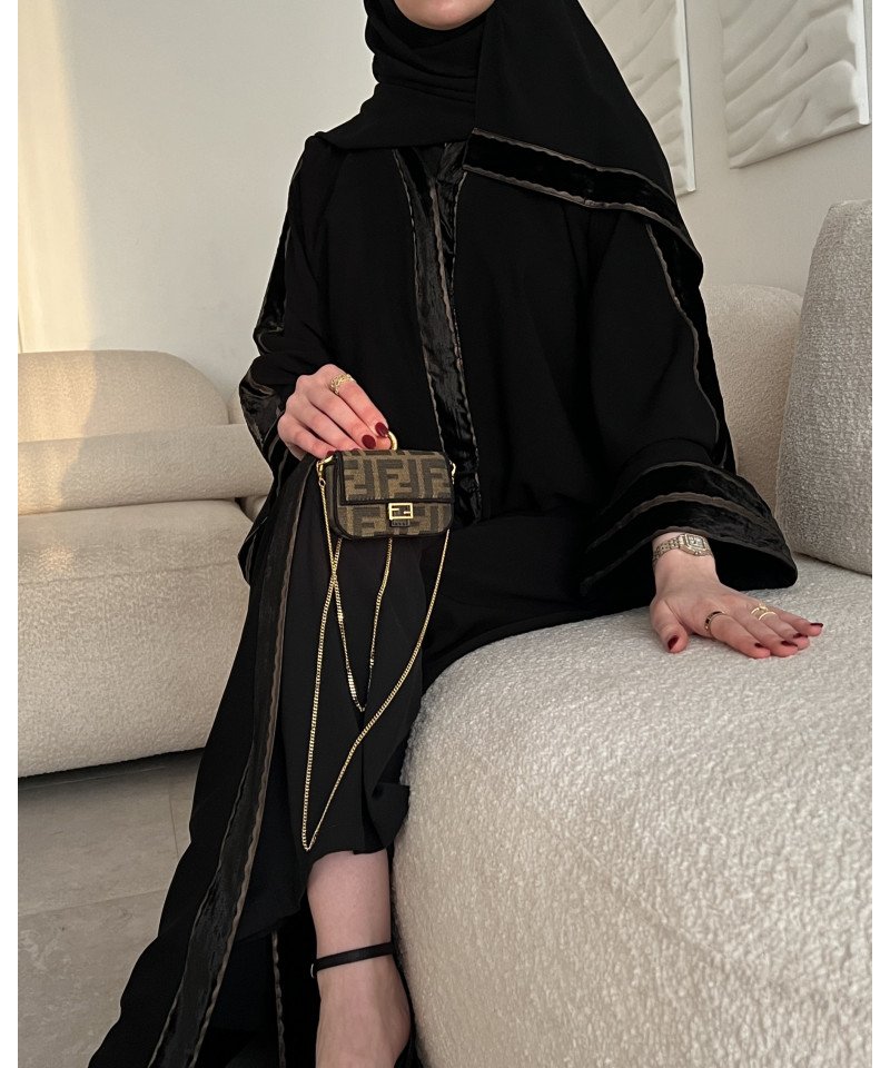 عباية 00442 أنيقة بخامة كريب (ندى) بقصة كم فرنسي عباية 00442 أنيقة بخامة كريب (ندى) بقصة كم فرنسي