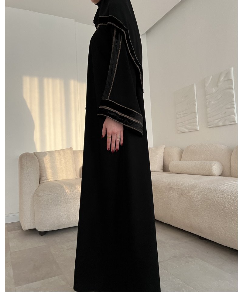 عباية 00442 أنيقة بخامة كريب (ندى) بقصة كم فرنسي عباية 00442 أنيقة بخامة كريب (ندى) بقصة كم فرنسي