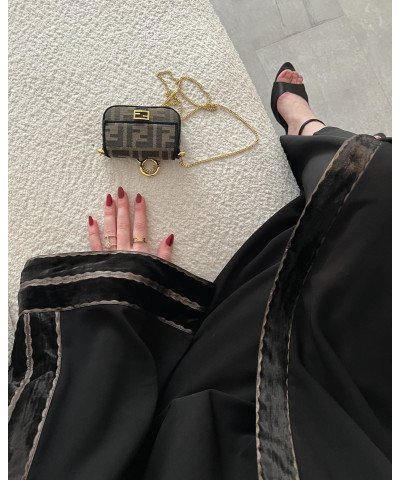 عباية 00442  أنيقة بخامة كريب (ندى) بقصة كم فرنسي