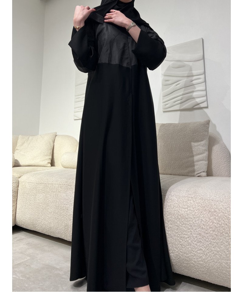 عباية 00448 عملية بخامة كريب وتفته مشجرة بالأسود عباية 00448 عملية بخامة كريب وتفته مشجرة بالأسود