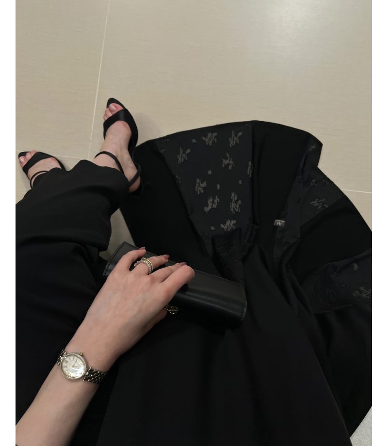 عباية 00454 أنيقة بتفاصيل ناعمة بقصة كلوش