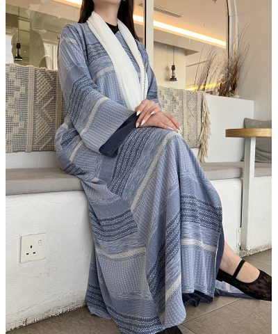 عباية 00463 صيفية بلون السماء?